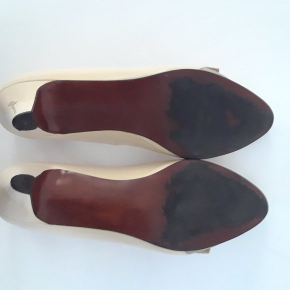 Vintage 60s/70s Ivory Fine Leather Short Heel Pumps Size 8.5 - Picture 9 of 16